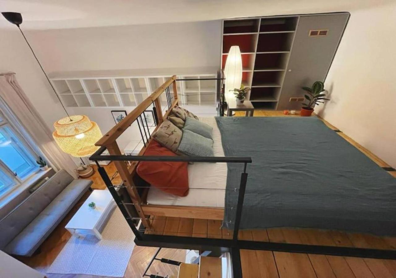 Netradicny Apartman V Centre Bratislava Bagian luar foto